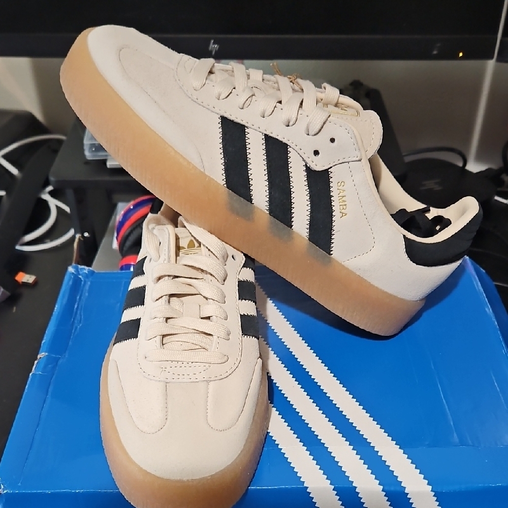 Adidas Cream and Black Samba Sneakers - Picture 3 of 4